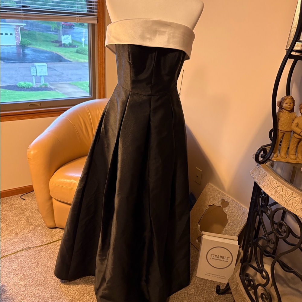 Eliza J Black Strapless Sleeveless Cocktail Gown